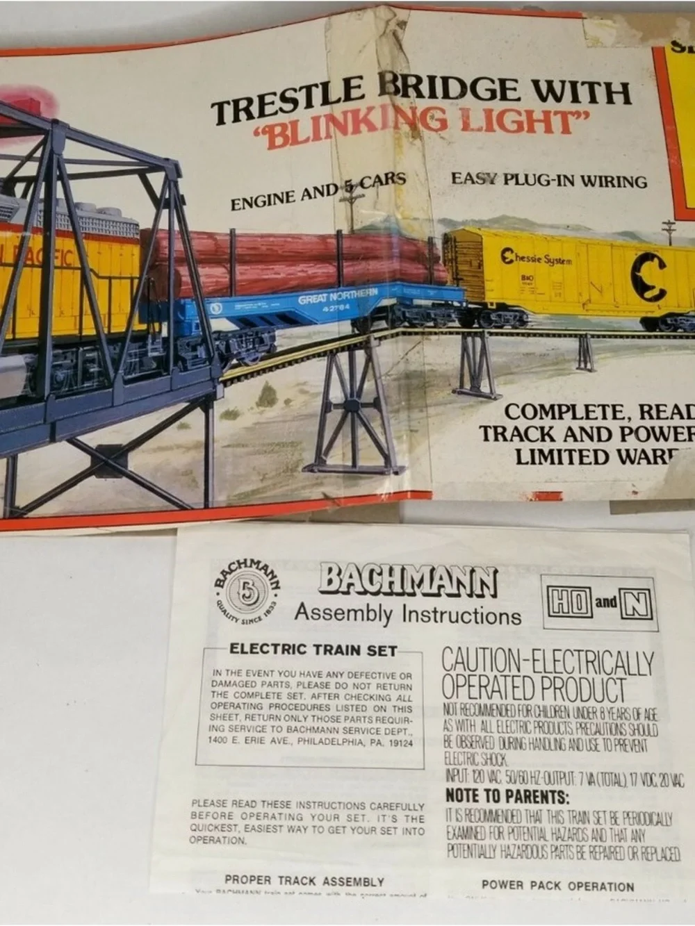 Bachmann Trestle Bridge Train Set with Blinking Light - Blue & Yellow
